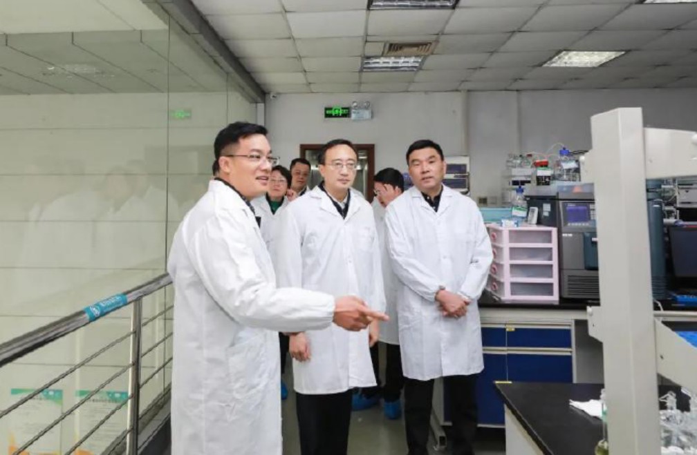 苏州市委常委、统战部部长王飏带队走访吴中医药