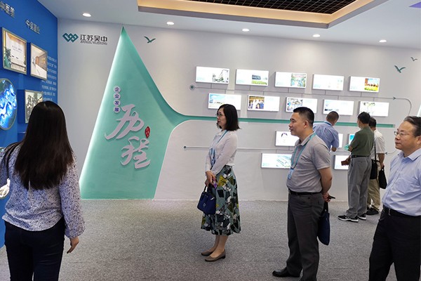 吴中区工商联主席解冰一行调研吴中医药