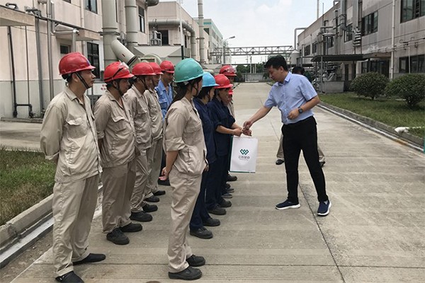 公司领导到苏州制药厂慰问